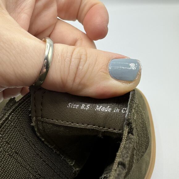 Dolce Vita Caster H2O Waterproof Boots Olive Green Suede Lug Sole Size 8.5 - Picture 9 of 9